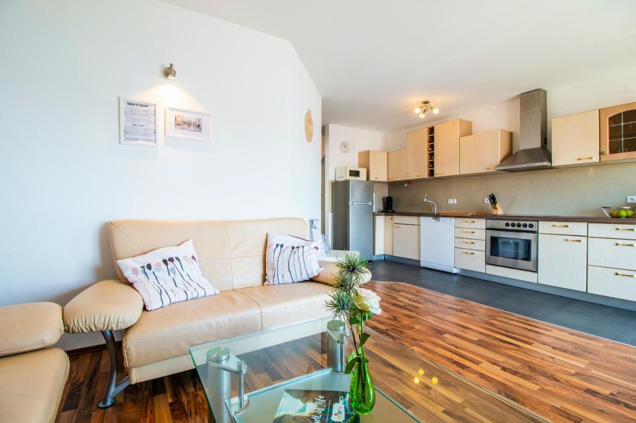 Apartments Lacaleta Сплит Экстерьер фото